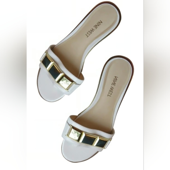 WHITE NINE WEST THONG SANDAL (SIZE 11) - Picture 1 of 5